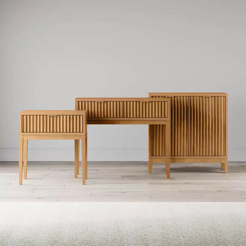 Table d'appoint cannelée en bois de style bohème avec tiroir marron