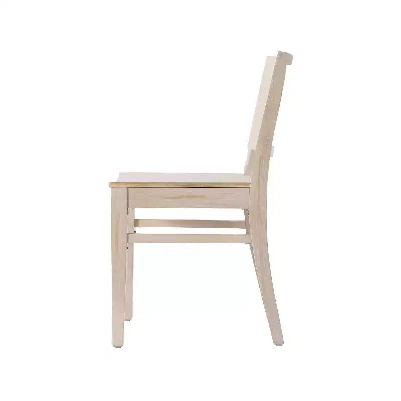 Chaises de salle à manger avec dossiers incurvés et constructions en bois massif