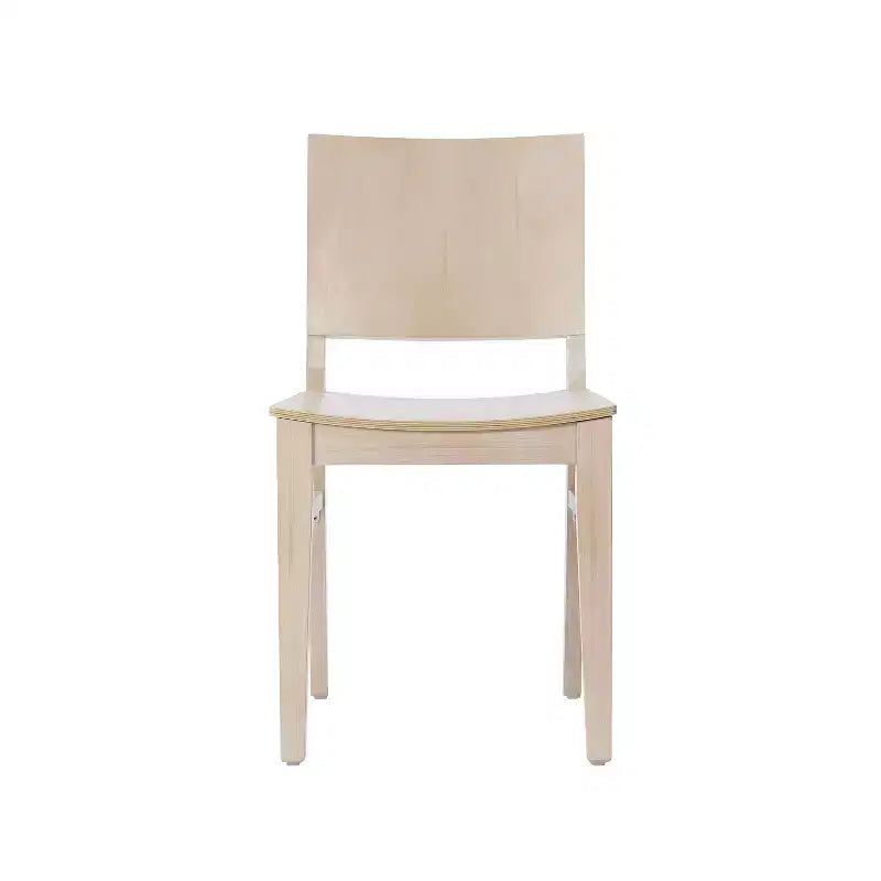 Chaises de salle à manger avec dossiers incurvés et constructions en bois massif